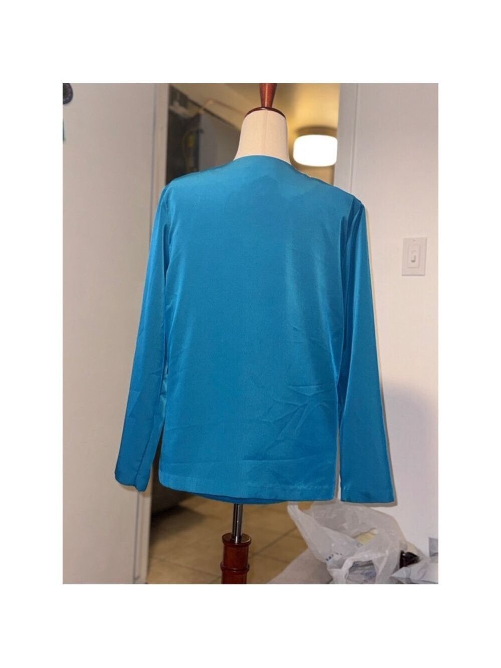 Vintage Teal 3 pc suit sleeveless tank pants and a jacket. Size 12 USA poly￼￼ - Picture 10 of 11